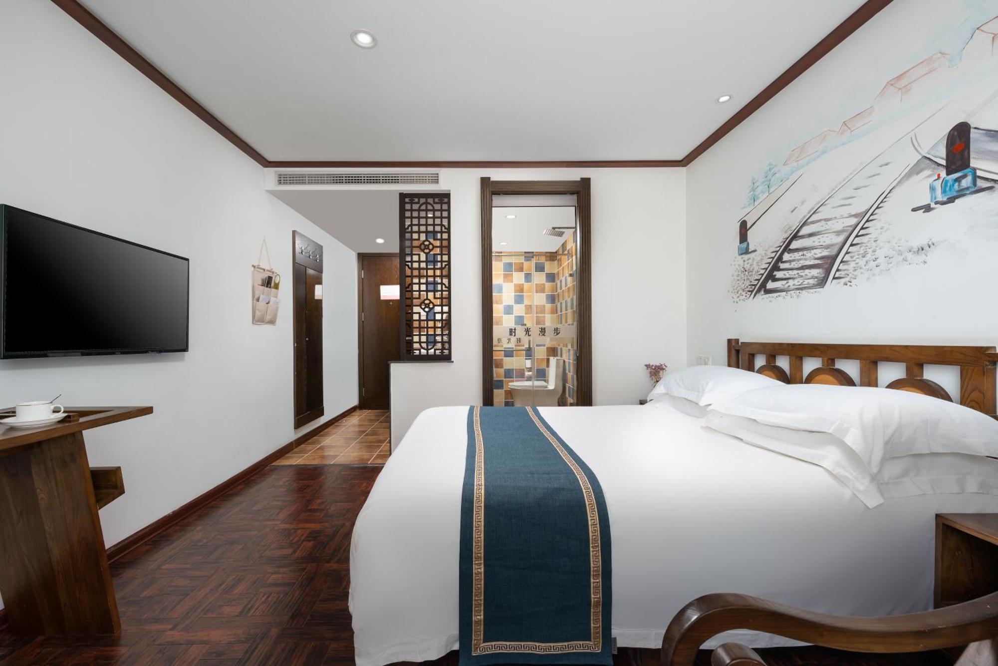 Nostalgia Hotel Near Tianjin Polar Ocean Word- Tianjin Fonte Joy World, 10 Minutes Drive Away From Tianjin Tanggu High-Speed Railway Station, Free Ice-Cream, Mineral Water, Snacks And Laundry Service, English Communication Well المظهر الخارجي الصورة