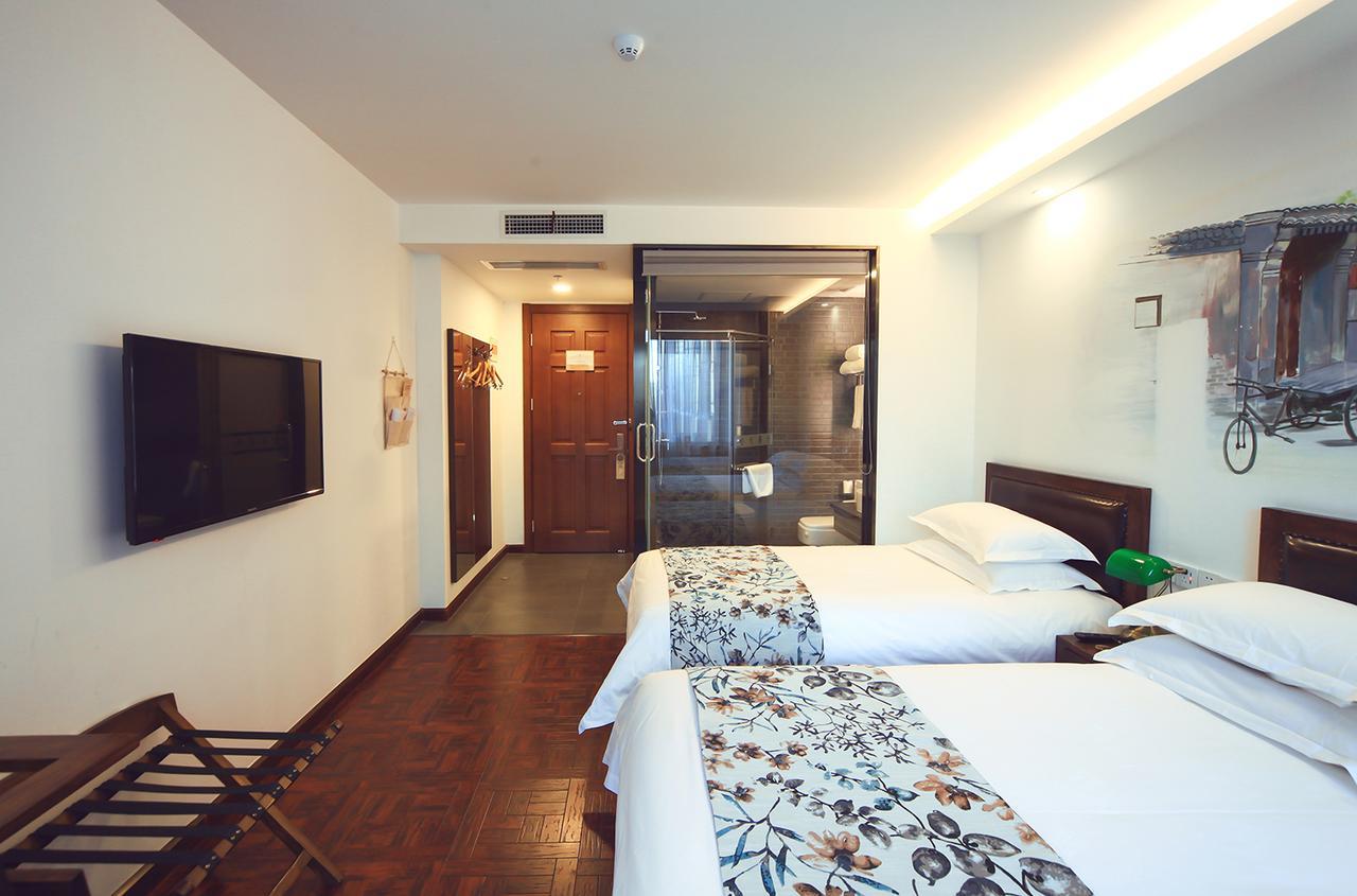 Nostalgia Hotel Near Tianjin Polar Ocean Word- Tianjin Fonte Joy World, 10 Minutes Drive Away From Tianjin Tanggu High-Speed Railway Station, Free Ice-Cream, Mineral Water, Snacks And Laundry Service, English Communication Well المظهر الخارجي الصورة