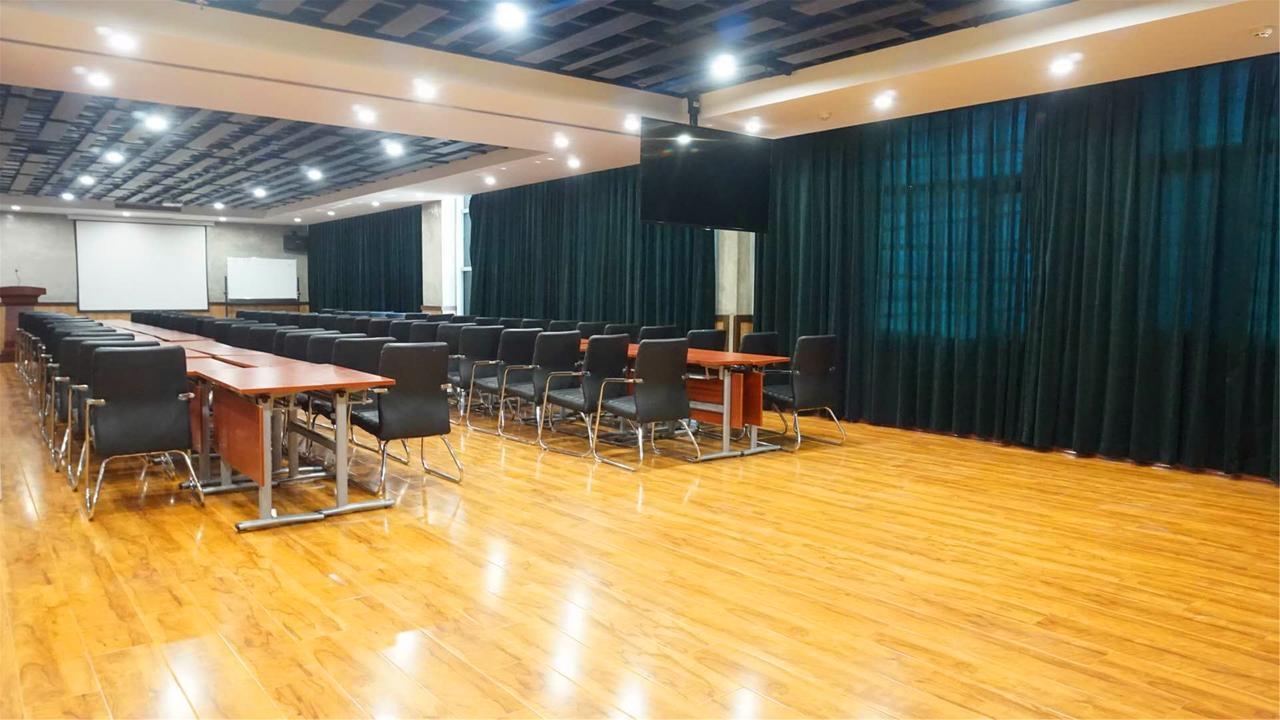 Nostalgia Hotel Near Tianjin Polar Ocean Word- Tianjin Fonte Joy World, 10 Minutes Drive Away From Tianjin Tanggu High-Speed Railway Station, Free Ice-Cream, Mineral Water, Snacks And Laundry Service, English Communication Well المظهر الخارجي الصورة