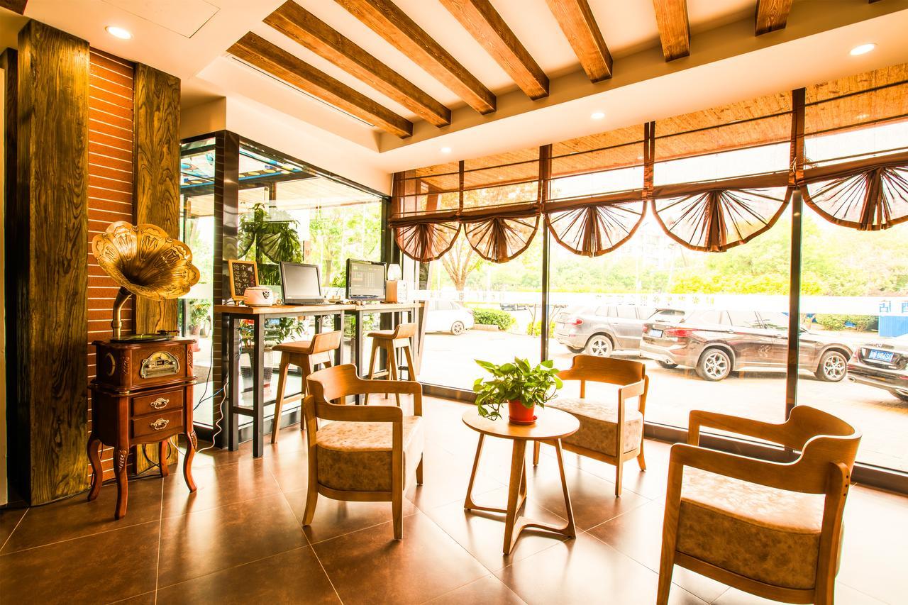Nostalgia Hotel Near Tianjin Polar Ocean Word- Tianjin Fonte Joy World, 10 Minutes Drive Away From Tianjin Tanggu High-Speed Railway Station, Free Ice-Cream, Mineral Water, Snacks And Laundry Service, English Communication Well المظهر الخارجي الصورة