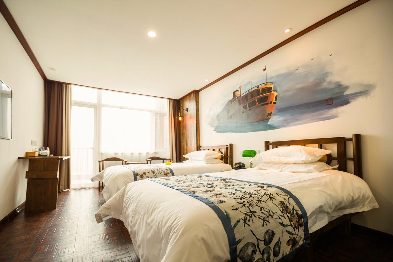 Nostalgia Hotel Near Tianjin Polar Ocean Word- Tianjin Fonte Joy World, 10 Minutes Drive Away From Tianjin Tanggu High-Speed Railway Station, Free Ice-Cream, Mineral Water, Snacks And Laundry Service, English Communication Well المظهر الخارجي الصورة