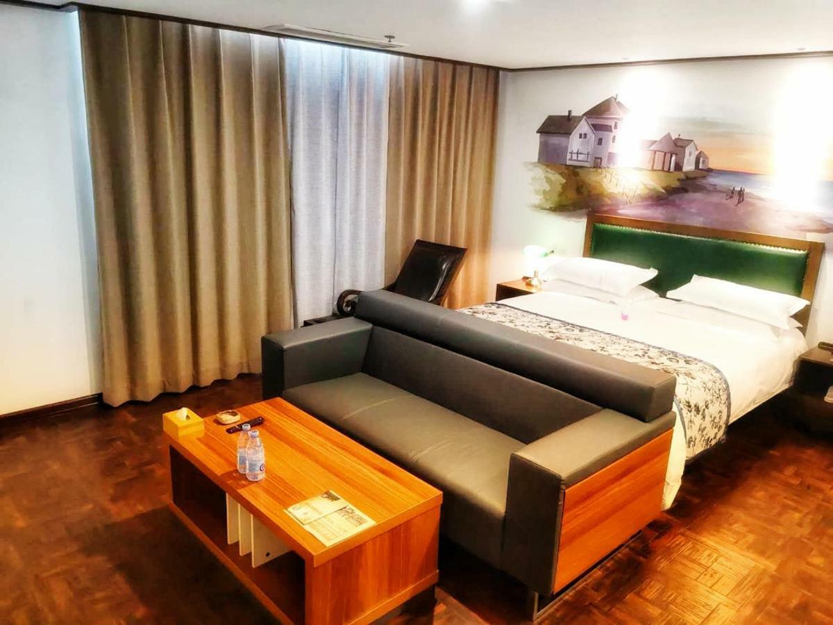 Nostalgia Hotel Near Tianjin Polar Ocean Word- Tianjin Fonte Joy World, 10 Minutes Drive Away From Tianjin Tanggu High-Speed Railway Station, Free Ice-Cream, Mineral Water, Snacks And Laundry Service, English Communication Well المظهر الخارجي الصورة