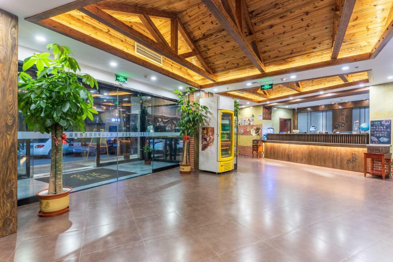 Nostalgia Hotel Near Tianjin Polar Ocean Word- Tianjin Fonte Joy World, 10 Minutes Drive Away From Tianjin Tanggu High-Speed Railway Station, Free Ice-Cream, Mineral Water, Snacks And Laundry Service, English Communication Well المظهر الخارجي الصورة