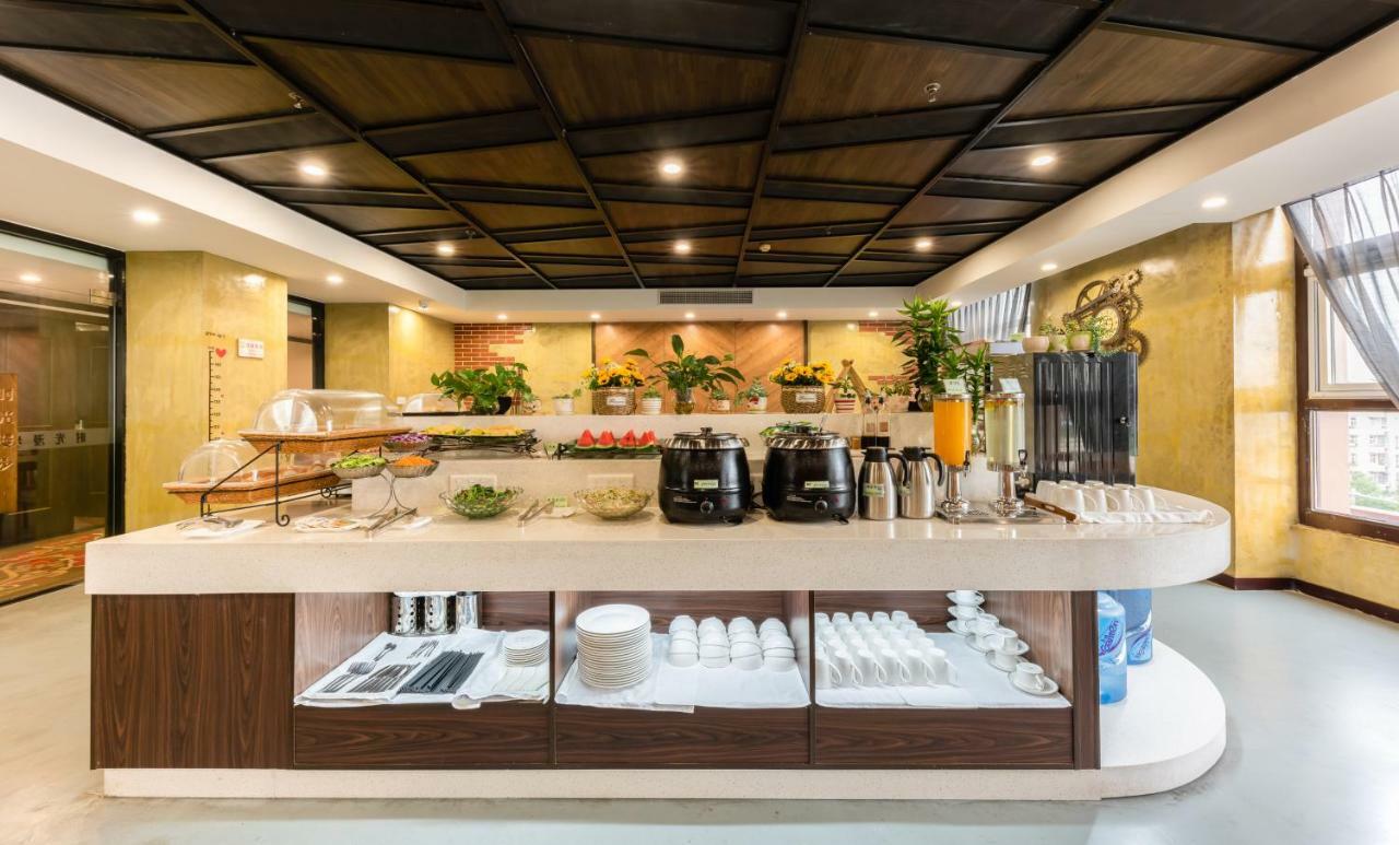 Nostalgia Hotel Near Tianjin Polar Ocean Word- Tianjin Fonte Joy World, 10 Minutes Drive Away From Tianjin Tanggu High-Speed Railway Station, Free Ice-Cream, Mineral Water, Snacks And Laundry Service, English Communication Well المظهر الخارجي الصورة