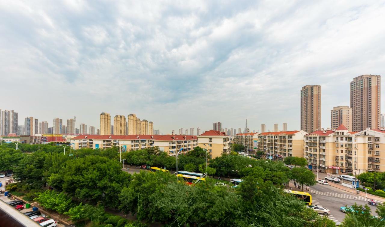 Nostalgia Hotel Near Tianjin Polar Ocean Word- Tianjin Fonte Joy World, 10 Minutes Drive Away From Tianjin Tanggu High-Speed Railway Station, Free Ice-Cream, Mineral Water, Snacks And Laundry Service, English Communication Well المظهر الخارجي الصورة